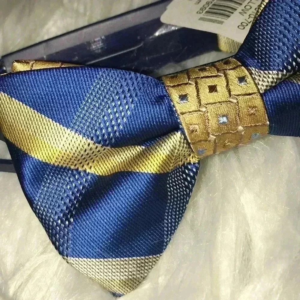 SADDLEBRED NWT BOWTIE BEAUTIFUL